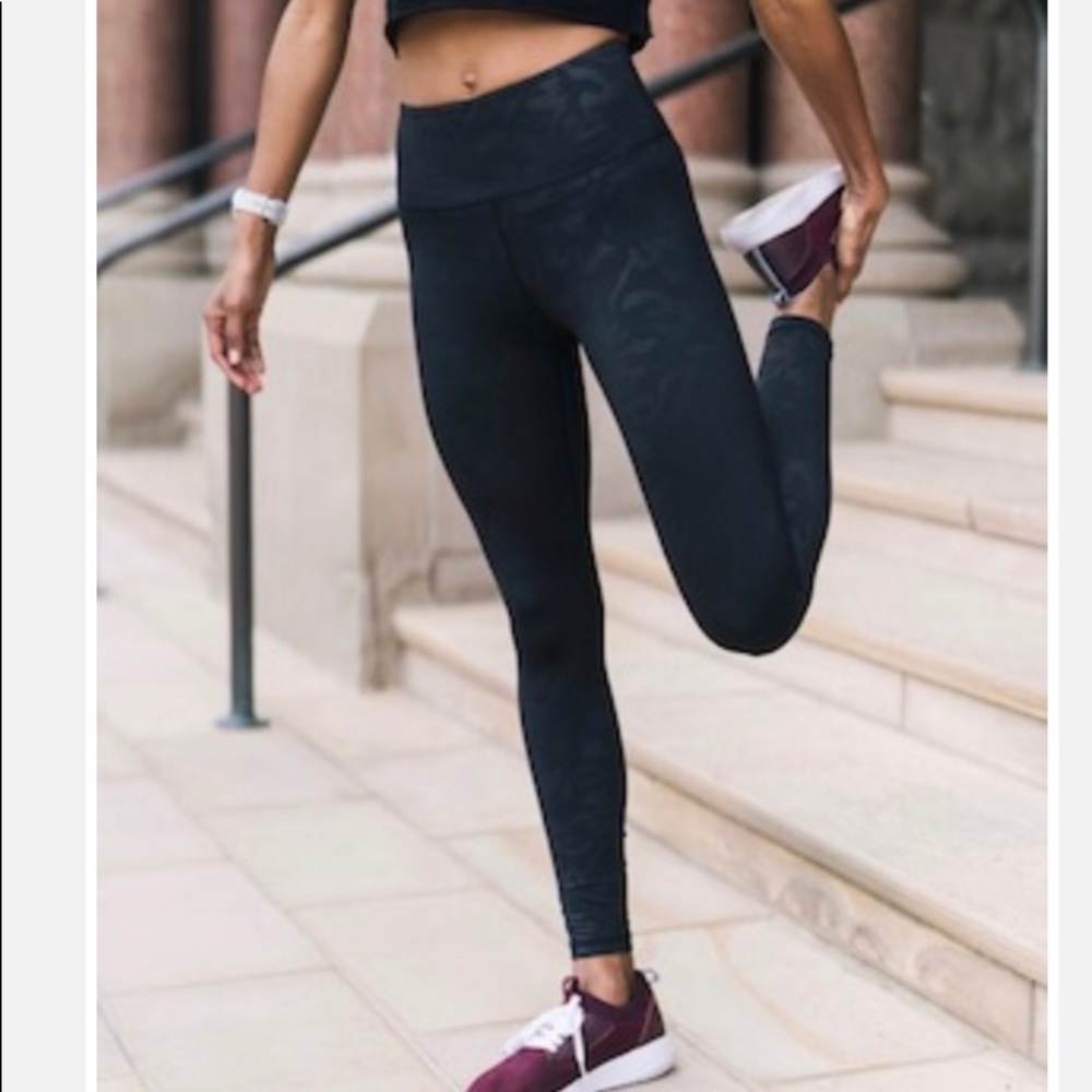 Zyia Active Midnight Camo Light n Tight Leggings